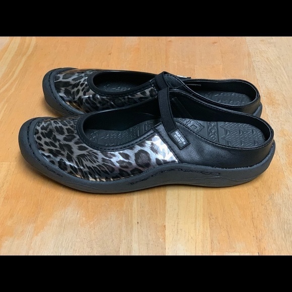 MUK LUKS® Women's Justine Shoes (size 8) - Picture 4 of 16